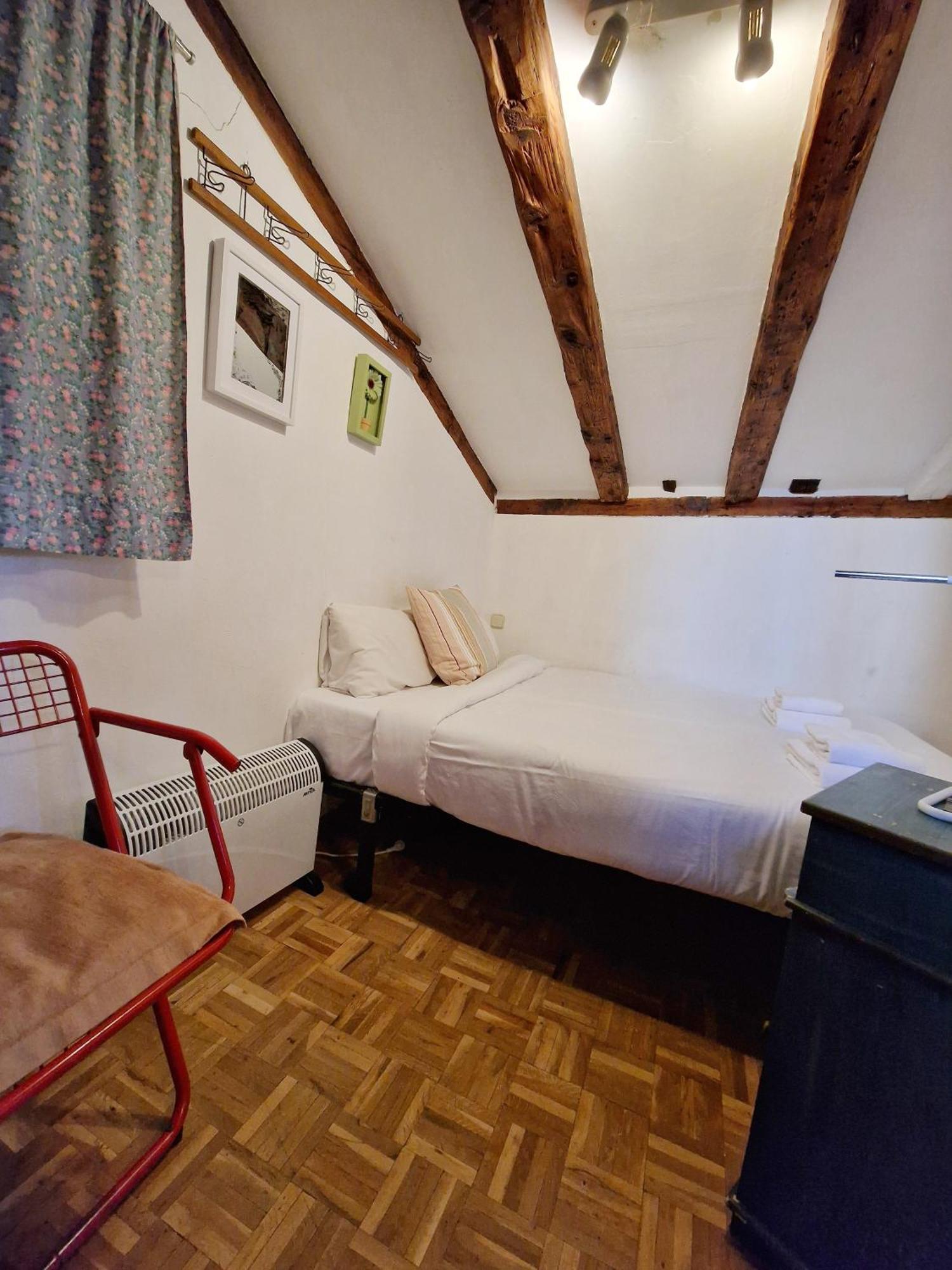 Santa Ana, Buhardilla En La Latina Dos Apartamento Madrid